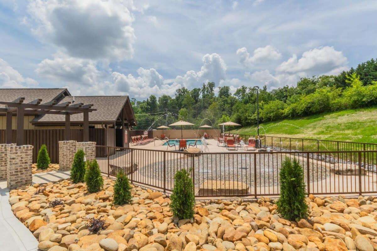 New Const Sleeps 6 Pool - Close To Pkwy Pigeon Forge Εξωτερικό φωτογραφία